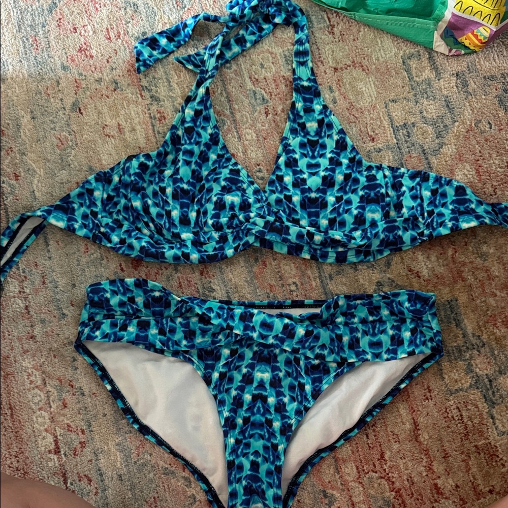Athleta Blue and Black Patterned Bikini Set